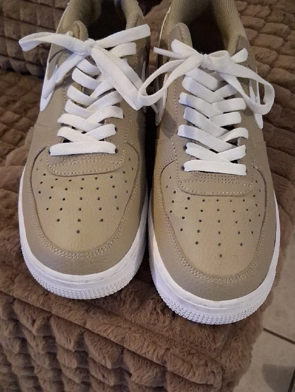 Nike Low Top Sneakers - Tan and White